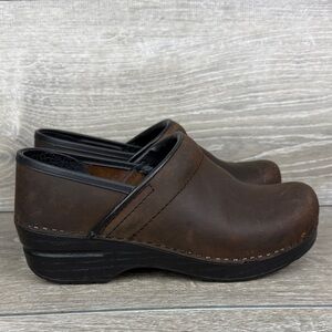 Dansko Professional Oiled Brown Leather Clogs Size 37 (6.5-7)